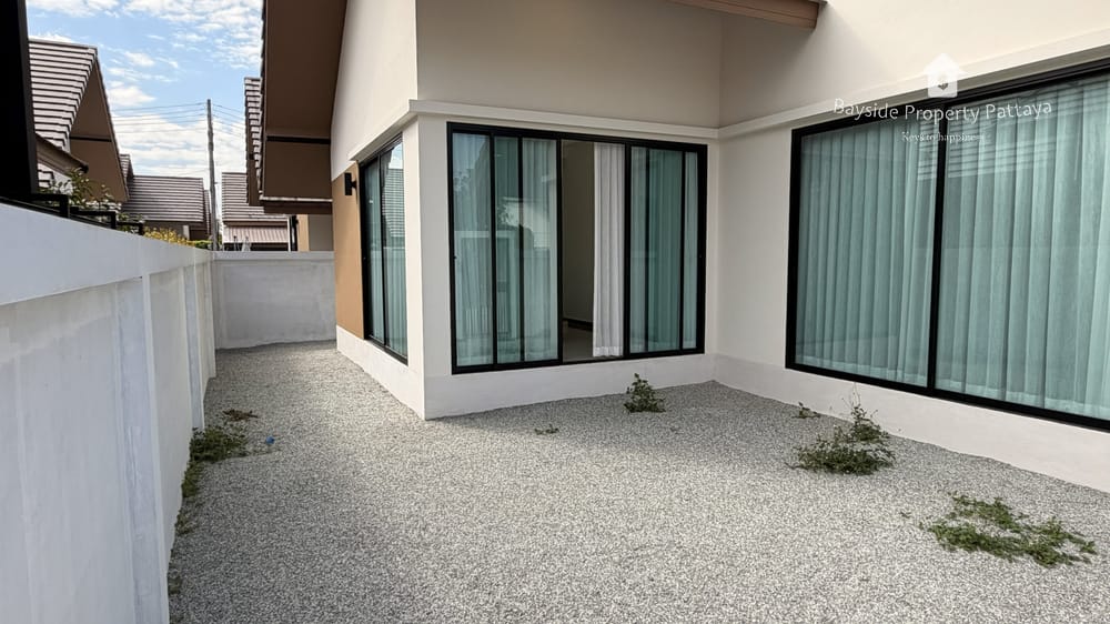 Pet-Friendly 2-Bedroom House for Sale in The Maple Pattaya, East Pattaya 11