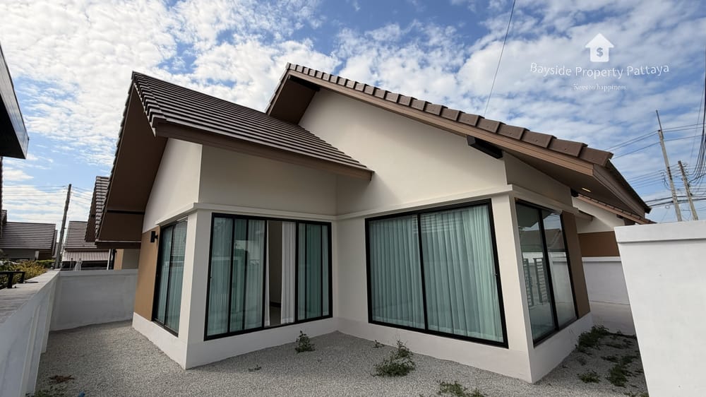Pet-Friendly 2-Bedroom House for Sale in The Maple Pattaya, East Pattaya 12