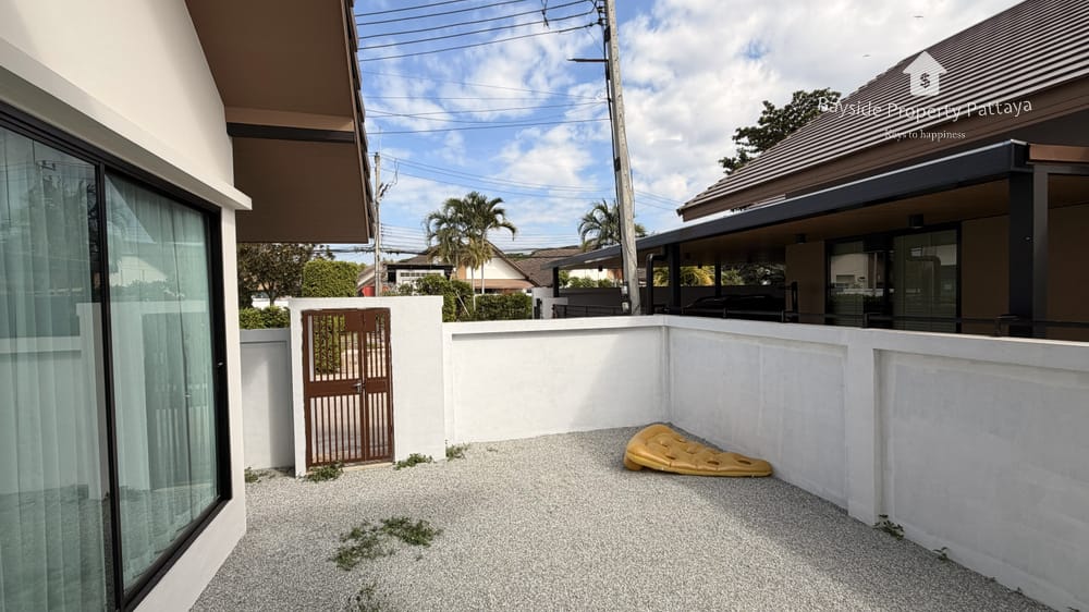 Pet-Friendly 2-Bedroom House for Sale in The Maple Pattaya, East Pattaya 22