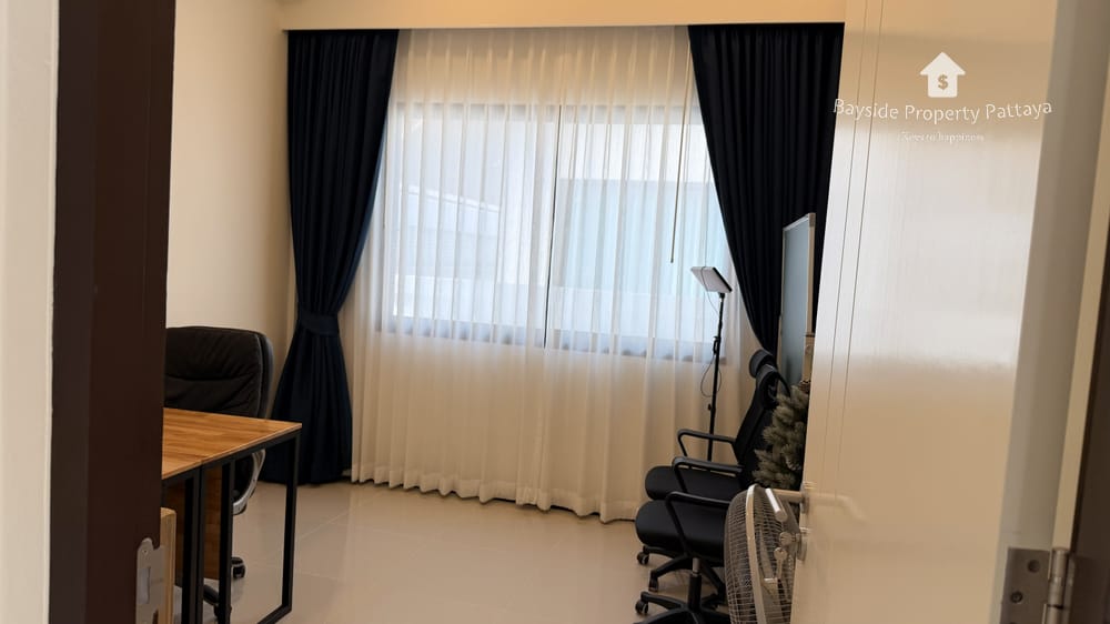Pet-Friendly 2-Bedroom House for Sale in The Maple Pattaya, East Pattaya 32