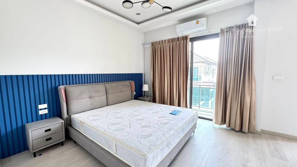 3-Bedroom House for Sale in Nong Pla Lai, Pattaya - 24/7 Security 5