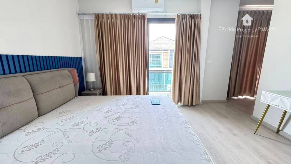 3-Bedroom House for Sale in Nong Pla Lai, Pattaya - 24/7 Security 8