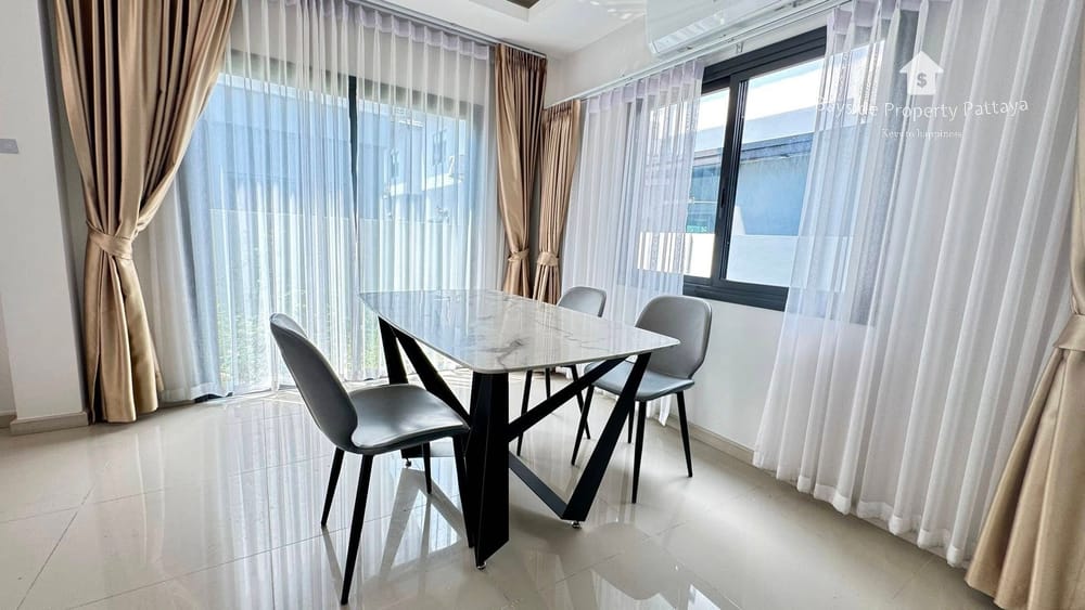 3-Bedroom House for Sale in Nong Pla Lai, Pattaya - 24/7 Security 10