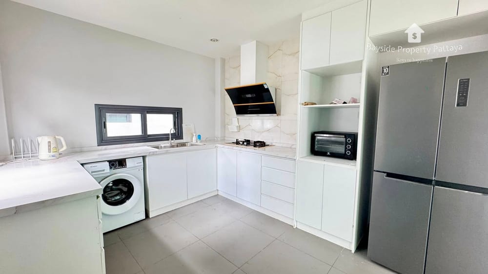 3-Bedroom House for Sale in Nong Pla Lai, Pattaya - 24/7 Security 11