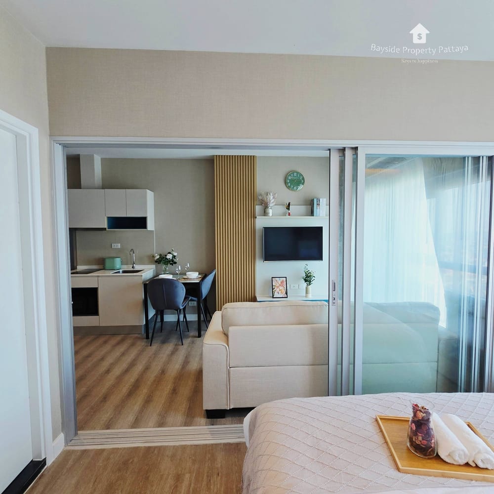 Modern 1-Bedroom Condo for Sale in Centric Sea, Pattaya City with Stunning City View and 24/7 Security 4