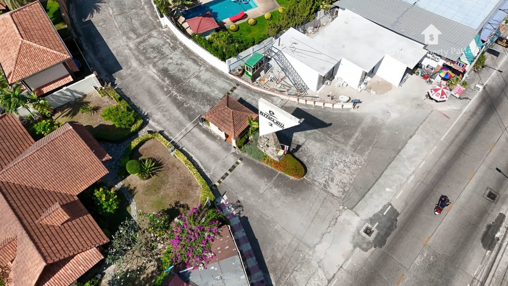 Modernes Einfamilienhaus mit 3 Schlafzimmern zum Verkauf in Pattaya Hill 2 8