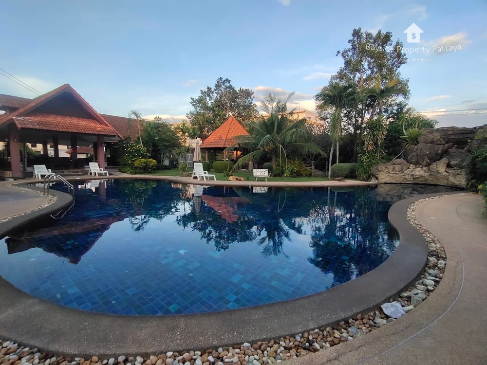Modernes Einfamilienhaus mit 3 Schlafzimmern zum Verkauf in Pattaya Hill 2 12