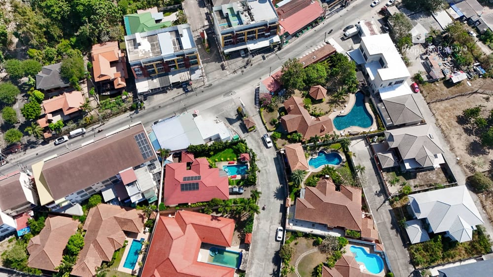 Modernes Einfamilienhaus mit 3 Schlafzimmern zum Verkauf in Pattaya Hill 2 15