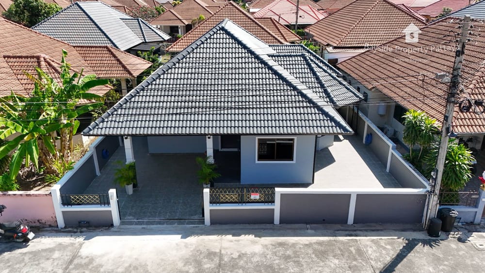Modernes Einfamilienhaus mit 3 Schlafzimmern zum Verkauf in Pattaya Hill 2 16