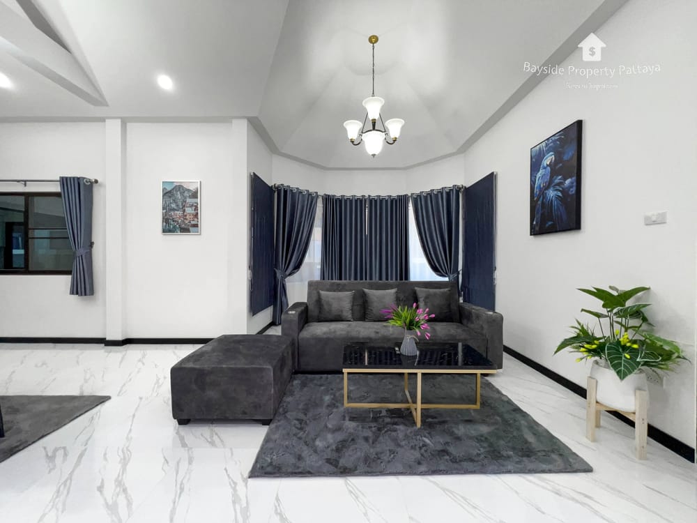 Modernes Einfamilienhaus mit 3 Schlafzimmern zum Verkauf in Pattaya Hill 2 21