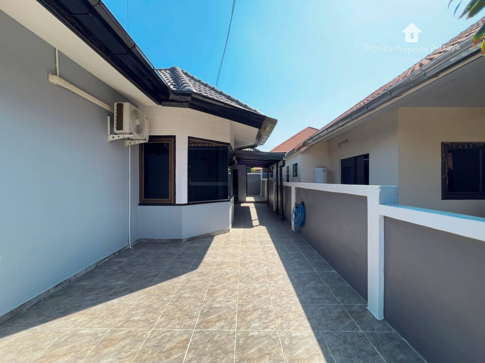 Modernes Einfamilienhaus mit 3 Schlafzimmern zum Verkauf in Pattaya Hill 2 23