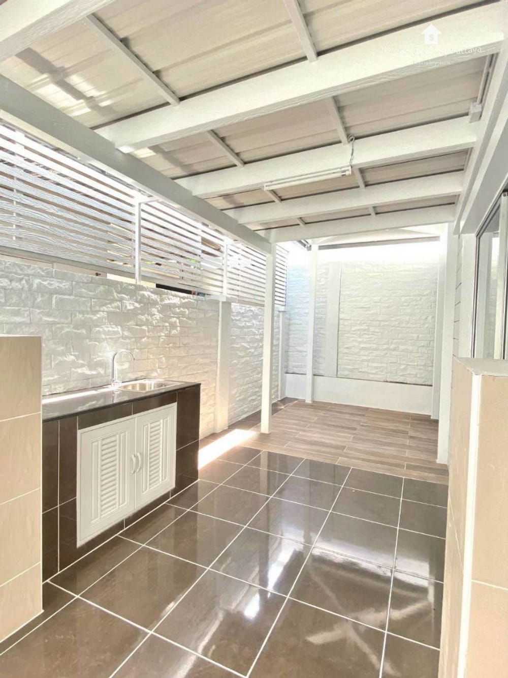 For Sale: 3-Bedroom House in Baan Klang Suan, Nong Pla Lai, Pattaya - Pet Friendly with 24/7 Security 6