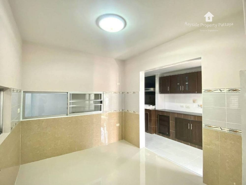 For Sale: 3-Bedroom House in Baan Klang Suan, Nong Pla Lai, Pattaya - Pet Friendly with 24/7 Security 10