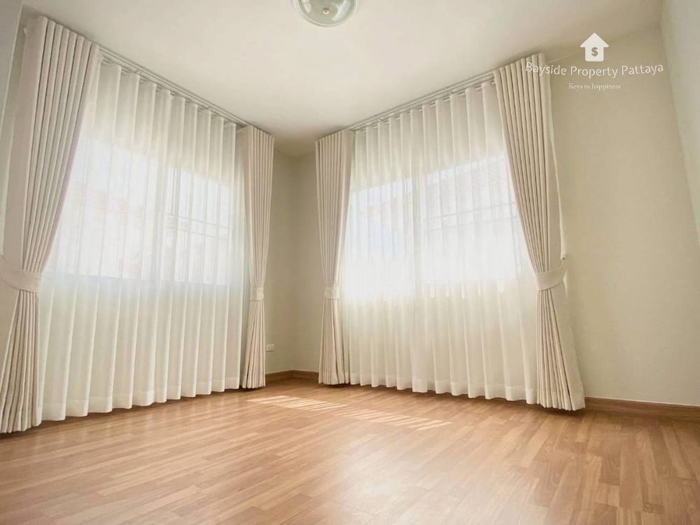 For Sale: 3-Bedroom House in Baan Klang Suan, Nong Pla Lai, Pattaya - Pet Friendly with 24/7 Security 13