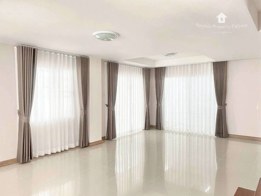 For Sale: 3-Bedroom House in Baan Klang Suan, Nong Pla Lai, Pattaya - Pet Friendly with 24/7 Security 15