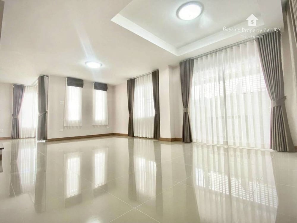 For Sale: 3-Bedroom House in Baan Klang Suan, Nong Pla Lai, Pattaya - Pet Friendly with 24/7 Security 21