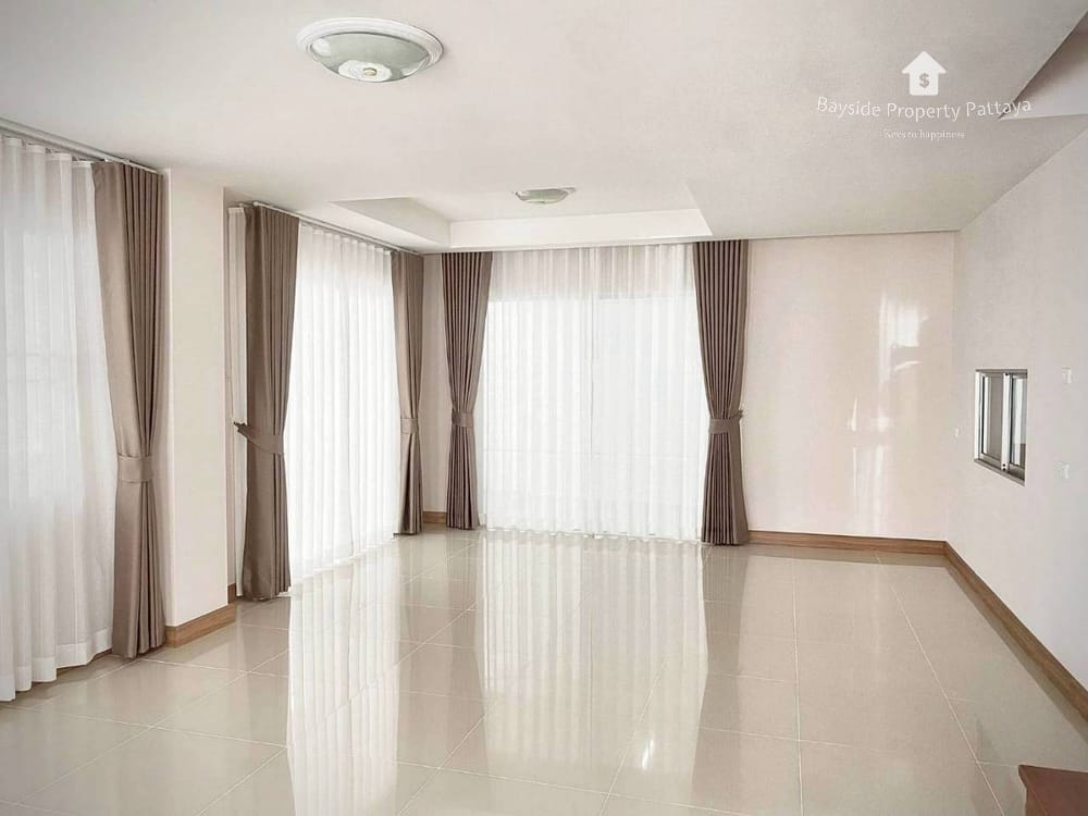 For Sale: 3-Bedroom House in Baan Klang Suan, Nong Pla Lai, Pattaya - Pet Friendly with 24/7 Security 22