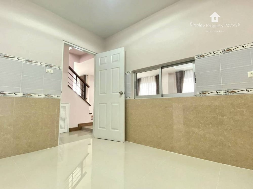 For Sale: 3-Bedroom House in Baan Klang Suan, Nong Pla Lai, Pattaya - Pet Friendly with 24/7 Security 28