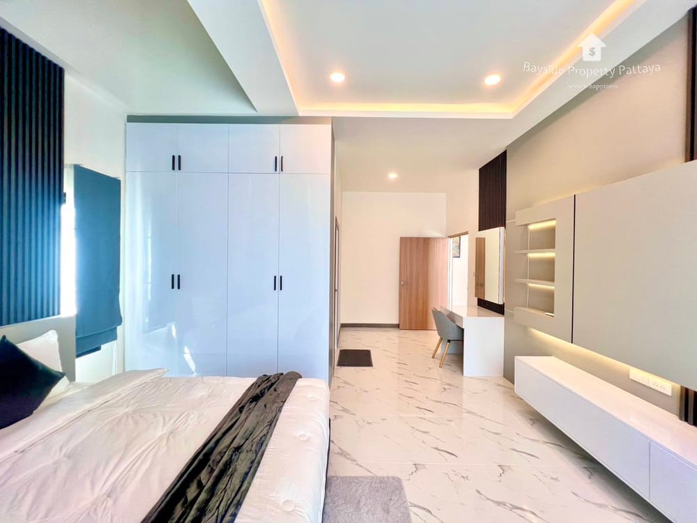 4-Bedroom Pool Villa with Air Conditioning for Sale in Nong Pla Lai, Pattaya 5