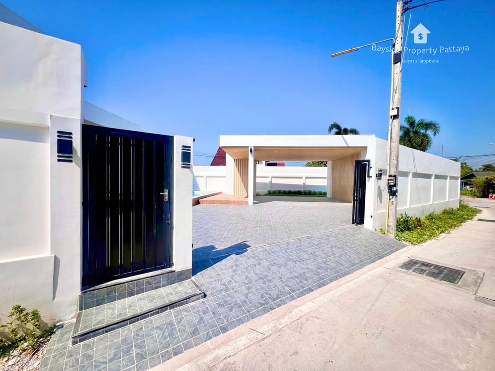 4-Bedroom Pool Villa with Air Conditioning for Sale in Nong Pla Lai, Pattaya 18