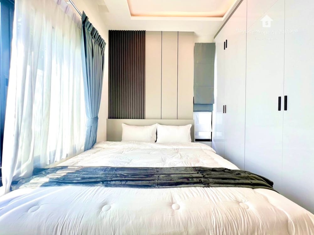 4-Bedroom Pool Villa with Air Conditioning for Sale in Nong Pla Lai, Pattaya 13