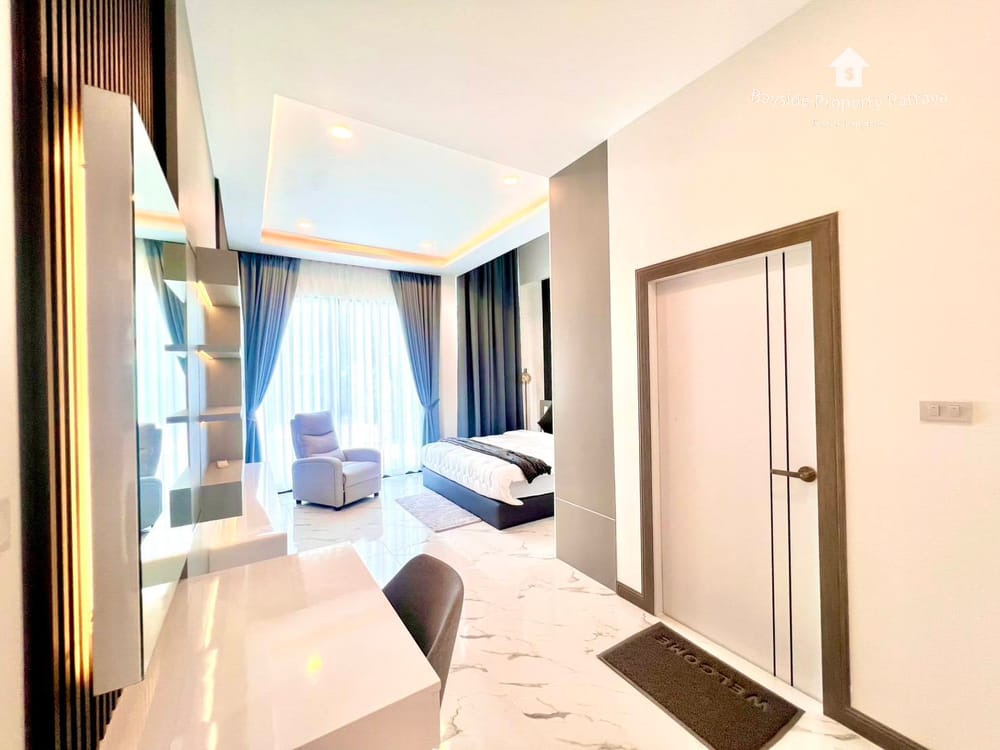 4-Bedroom Pool Villa with Air Conditioning for Sale in Nong Pla Lai, Pattaya 14