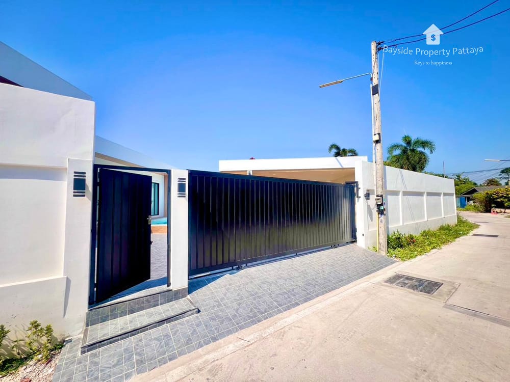 4-Bedroom Pool Villa with Air Conditioning for Sale in Nong Pla Lai, Pattaya 20