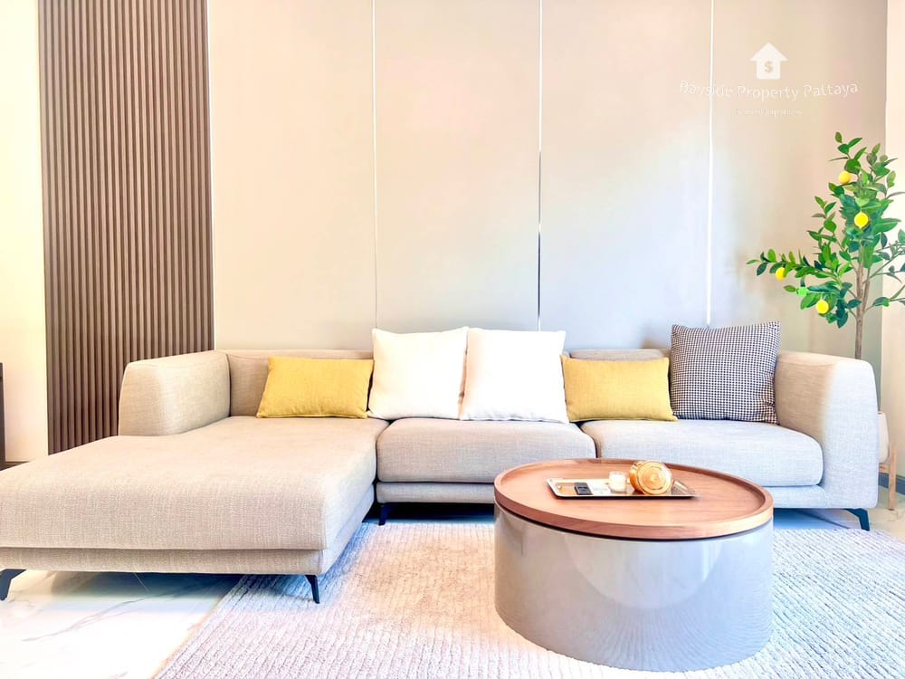 4-Bedroom Pool Villa with Air Conditioning for Sale in Nong Pla Lai, Pattaya 23