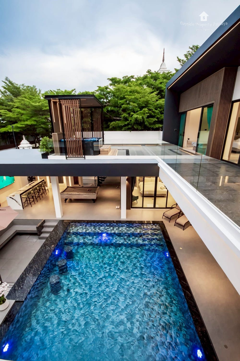 Spacious 7-Bedroom Villa for Sale and Rent in Nagawari Villa, Jomtien 3