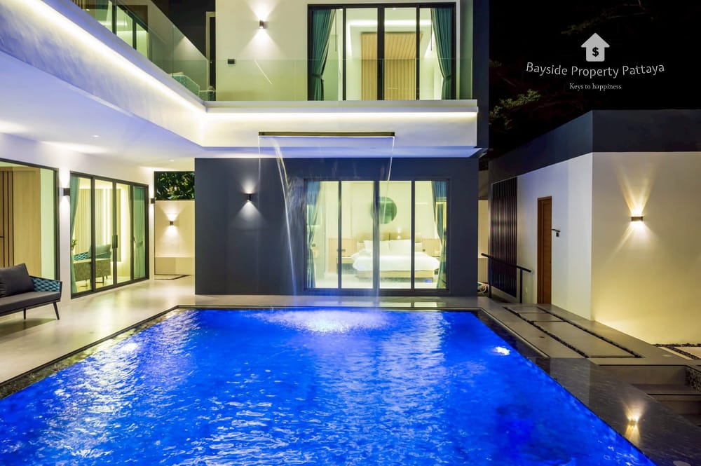 Spacious 7-Bedroom Villa for Sale and Rent in Nagawari Villa, Jomtien 24