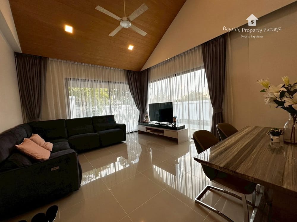 Stylish 2-Bedroom House for Sale in East Pattaya with Air Conditioning 2