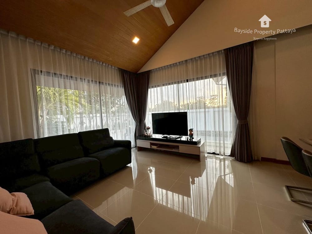 Stylish 2-Bedroom House for Sale in East Pattaya with Air Conditioning 5