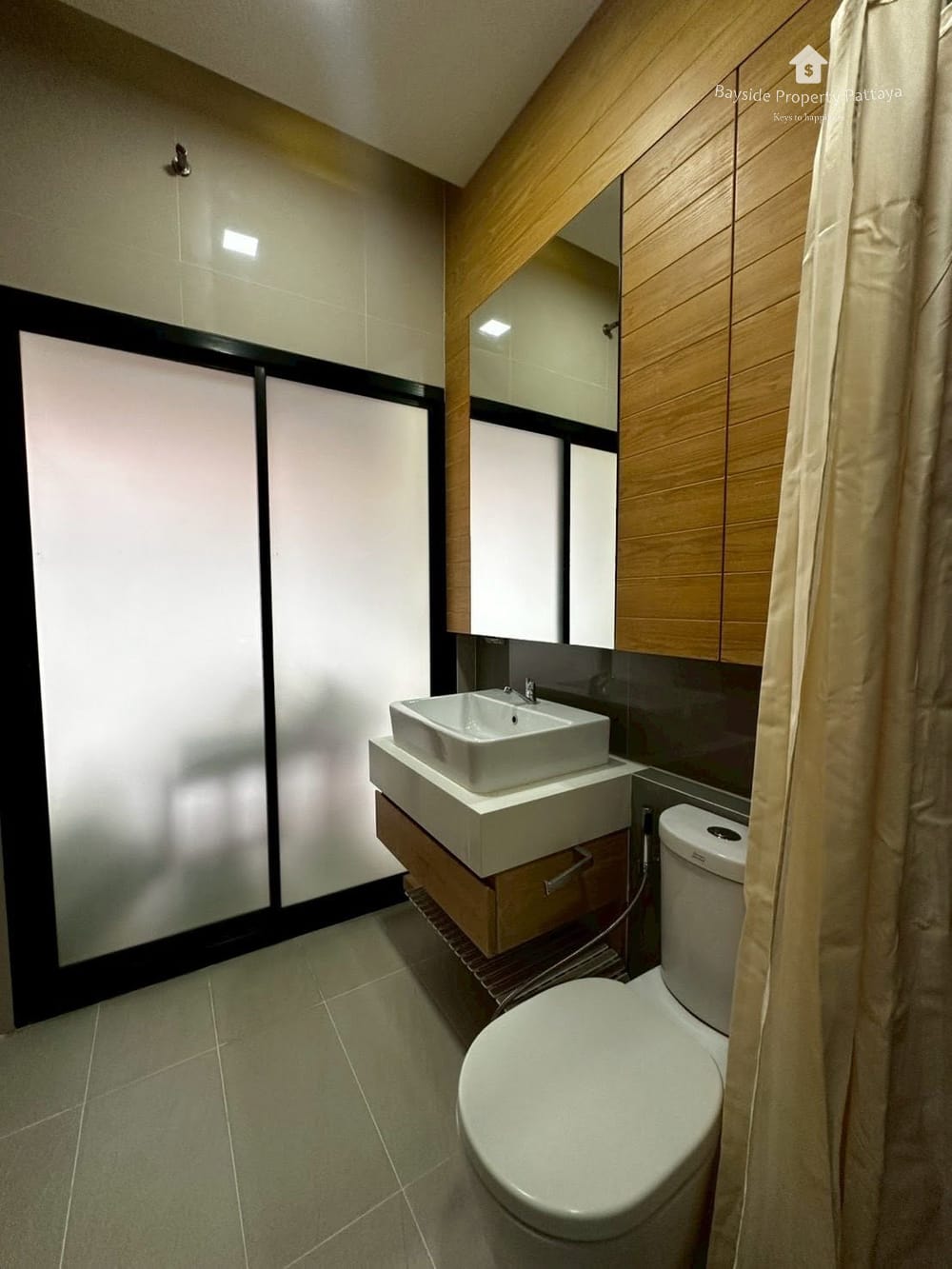 Stylish 2-Bedroom House for Sale in East Pattaya with Air Conditioning 12