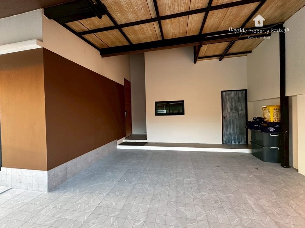 Stylish 2-Bedroom House for Sale in East Pattaya with Air Conditioning 9