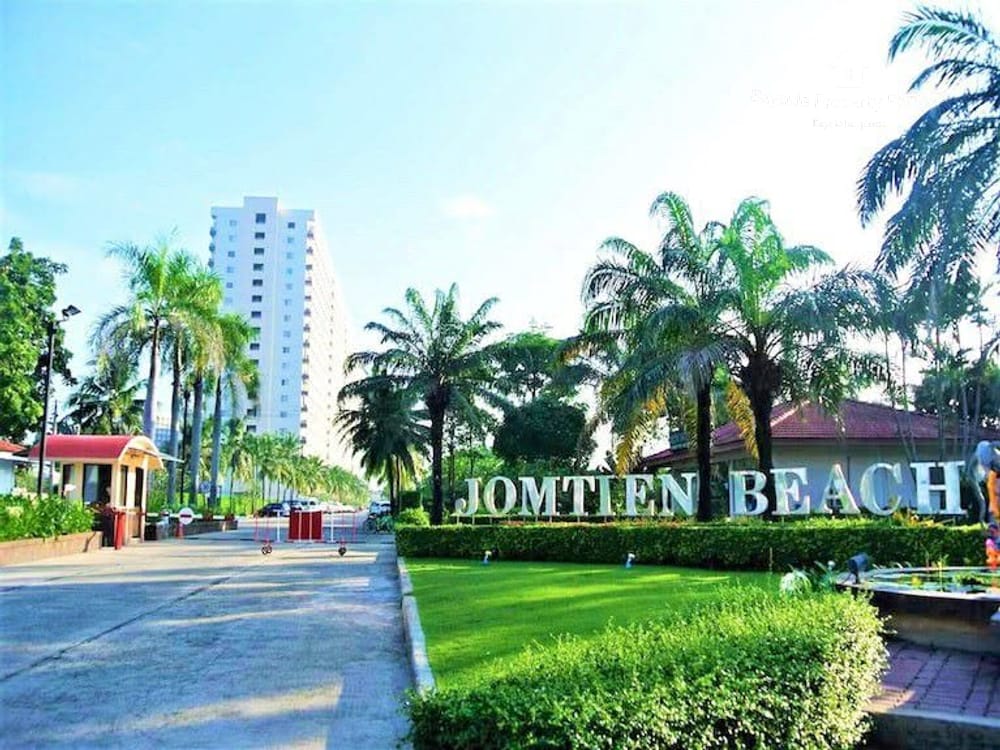 ขาย 1 ห้องนอน คอนโดวิวทะเล ใน จอมเทียน บีช คอนโดมิเนียม (Jomtien Beach Condominium) 2