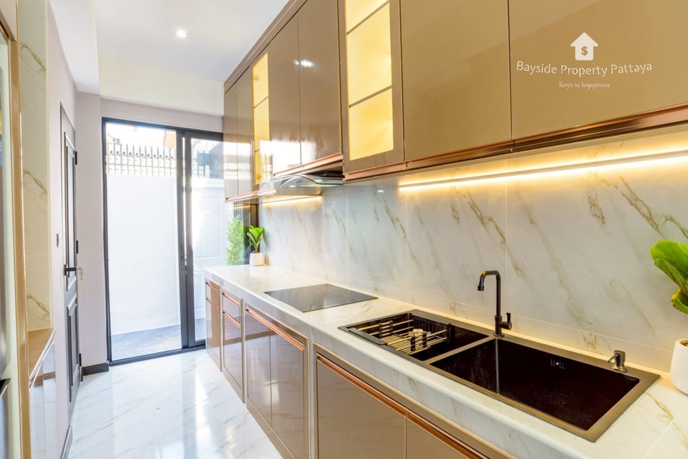 ขาย 4 ห้องนอน บ้าน ใน พัทยา, พัทยา 10