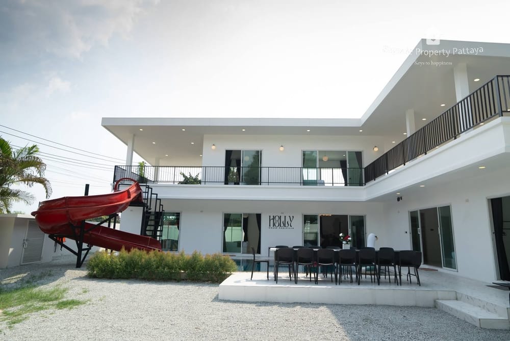 6-Bedroom Pool Villa for Sale or Rent in East Pattaya - Pet Friendly with Air Conditioning 2