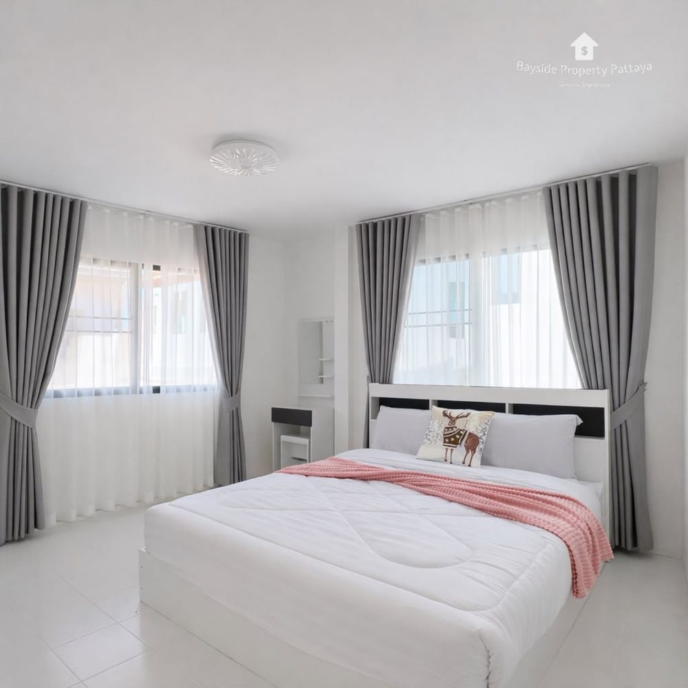 3-Bedroom Townhouse for Sale in East Pattaya with Air Conditioning 5