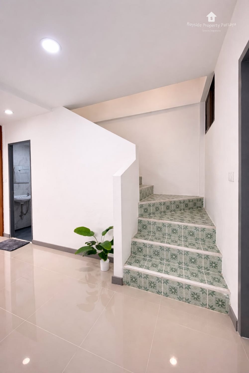 3-Bedroom Townhouse for Sale in East Pattaya with Air Conditioning 8