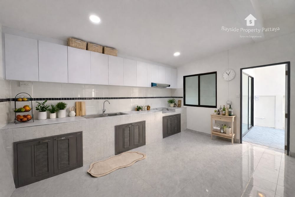 3-Bedroom Townhouse for Sale in East Pattaya with Air Conditioning 19