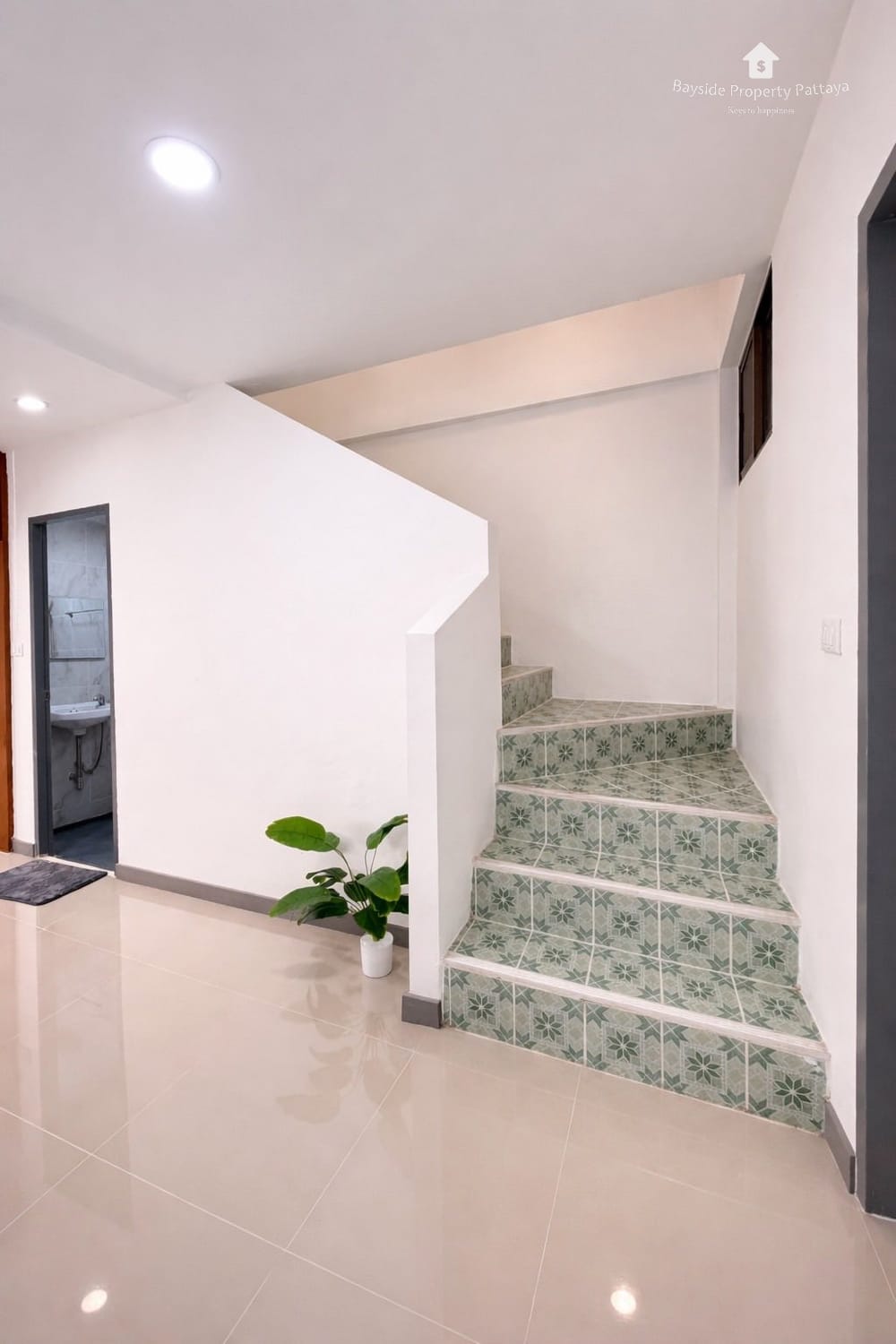 3-Bedroom Townhouse for Sale in East Pattaya with Air Conditioning 21