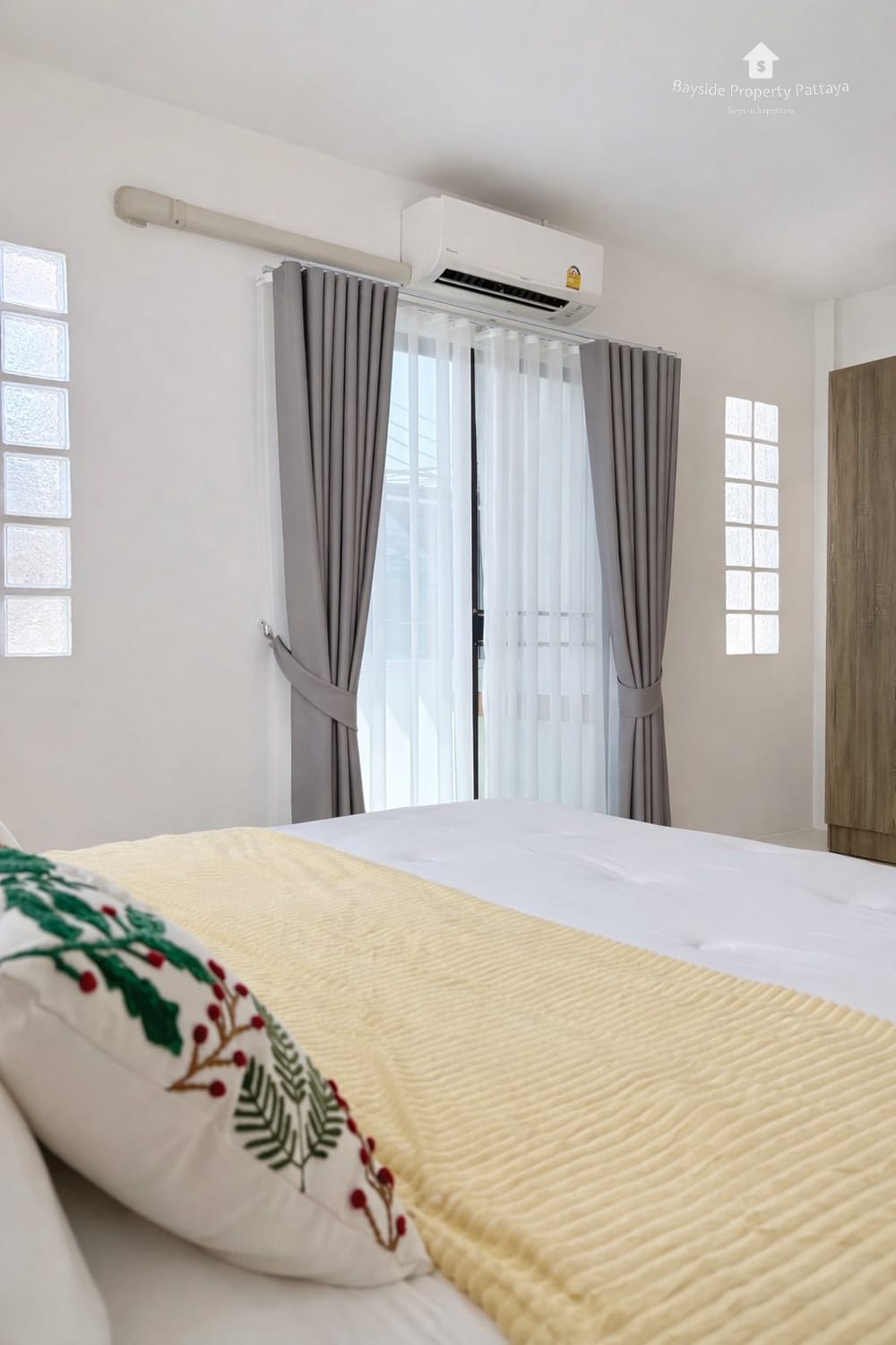 3-Bedroom Townhouse for Sale in East Pattaya with Air Conditioning 22