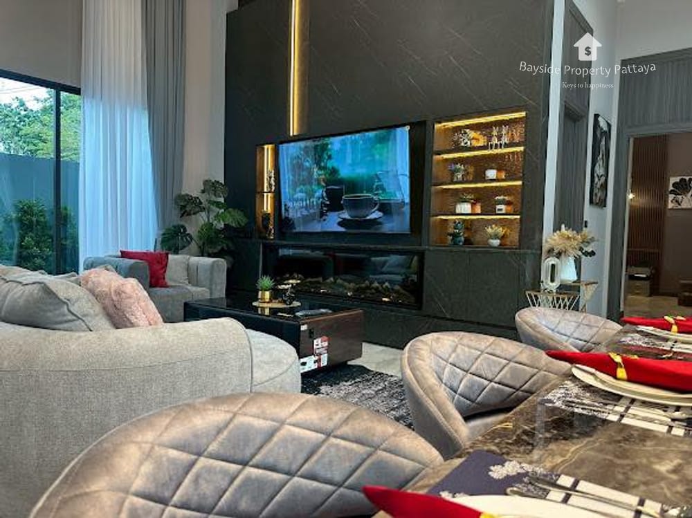 Spacious 3-Bedroom Villa for Sale in East Pattaya with Air Conditioning 2