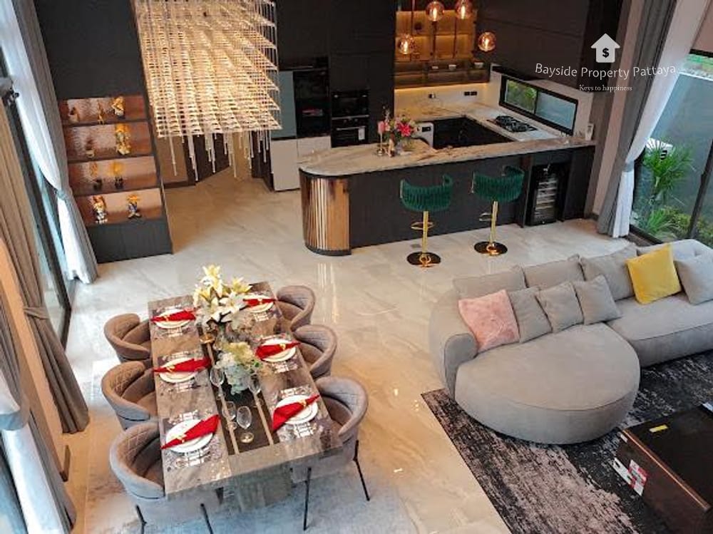 Spacious 3-Bedroom Villa for Sale in East Pattaya with Air Conditioning 5