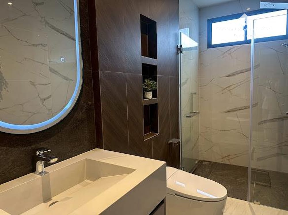 Spacious 3-Bedroom Villa for Sale in East Pattaya with Air Conditioning 18
