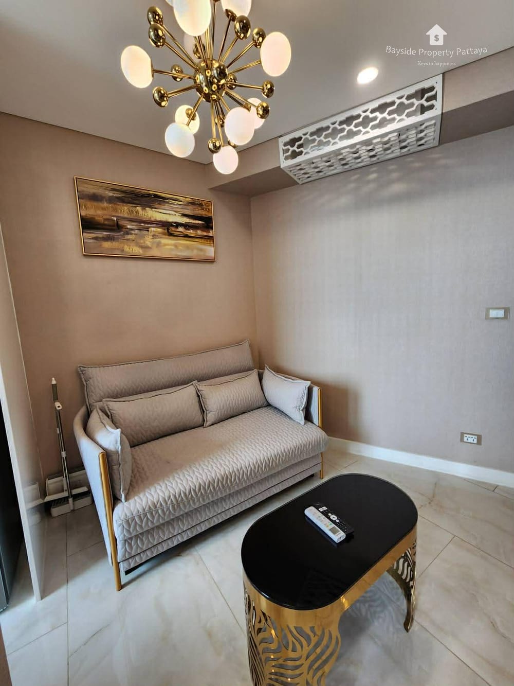 Beachfront 1-Bedroom Condo for Sale at Copacabana Beach Jomtien, Pattaya 5