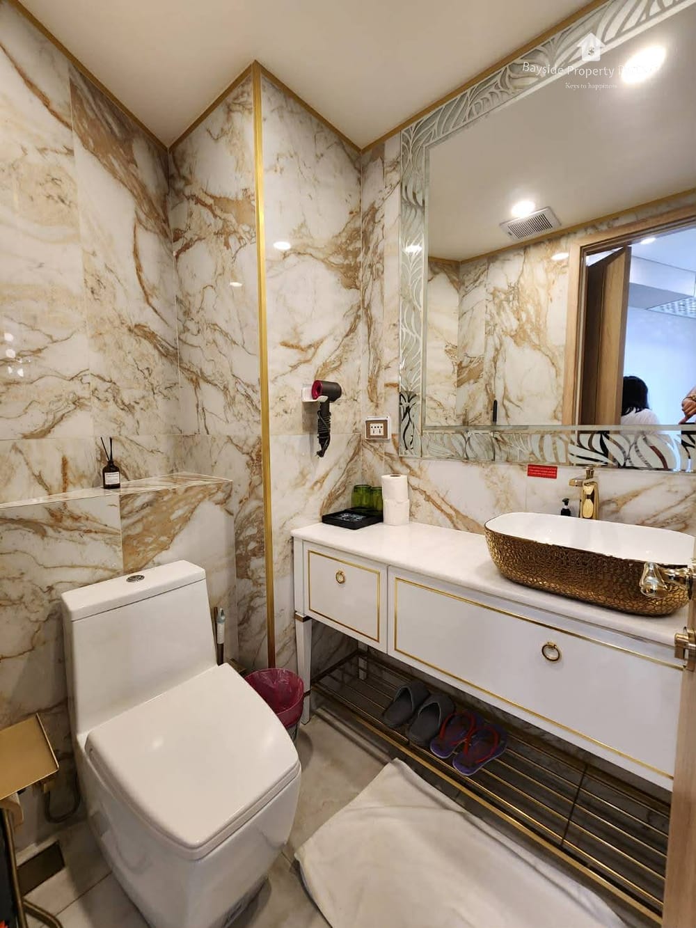 Beachfront 1-Bedroom Condo for Sale at Copacabana Beach Jomtien, Pattaya 7