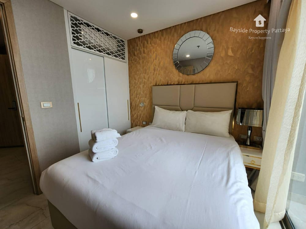 Beachfront 1-Bedroom Condo for Sale at Copacabana Beach Jomtien, Pattaya 10
