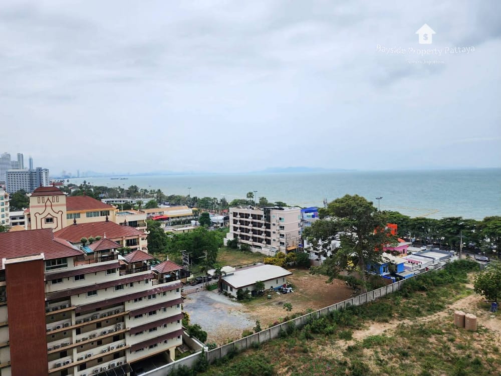 Beachfront 1-Bedroom Condo for Sale at Copacabana Beach Jomtien, Pattaya 11