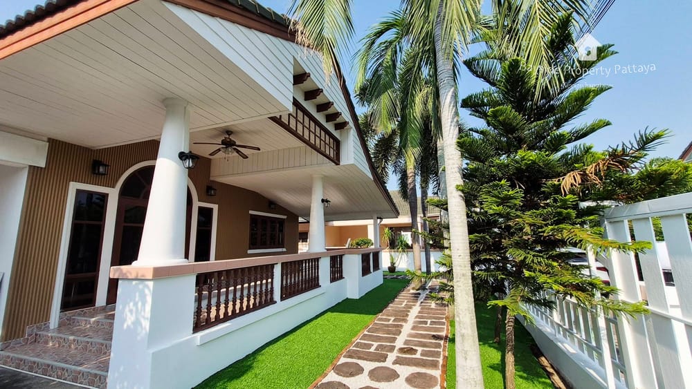 3-Bedroom Detached House with Air Conditioning for Sale in Huai Yai, Pattaya 4